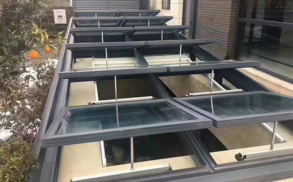 某轨道交通车辆维修车间福海排烟窗应用