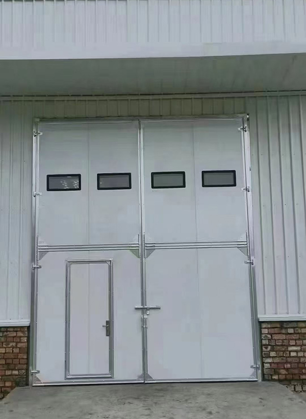 福海工业门在设备装配车间出入口的实施记录