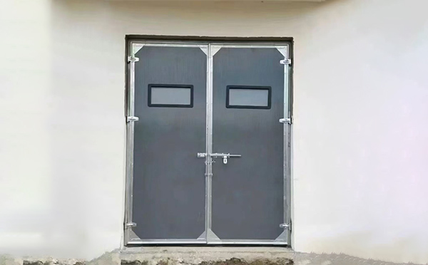 福海工业门在高温作业区域的运行表现